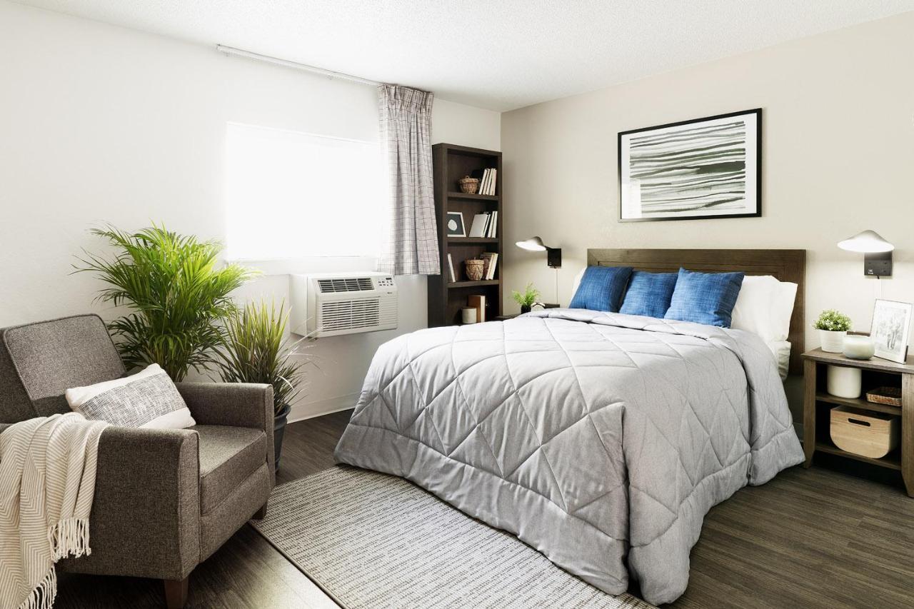 Intown Suites Extended Stay Tampa Fl Orient Park Eksteriør bilde